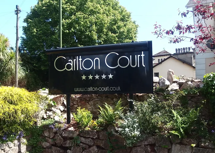 Luxury hotel only: Carlton Court