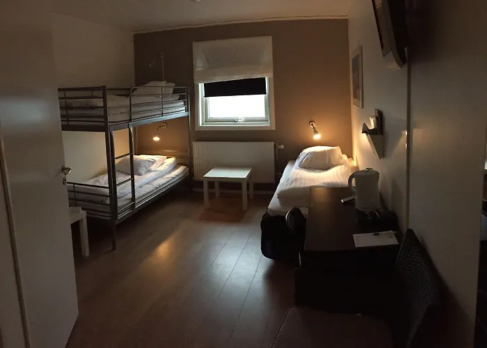 Hotel de golf: Hotel E-10 By First