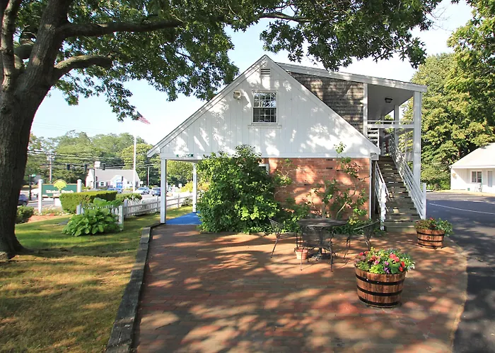 Skaket Beach Motel