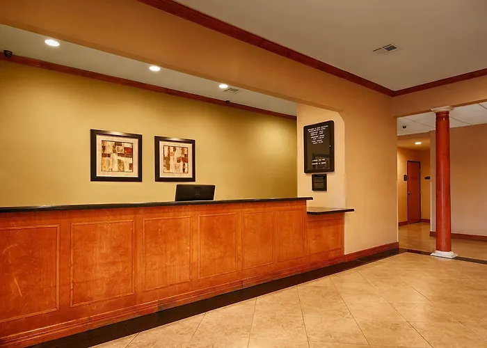 Best Western Cleveland Inn & Suites
