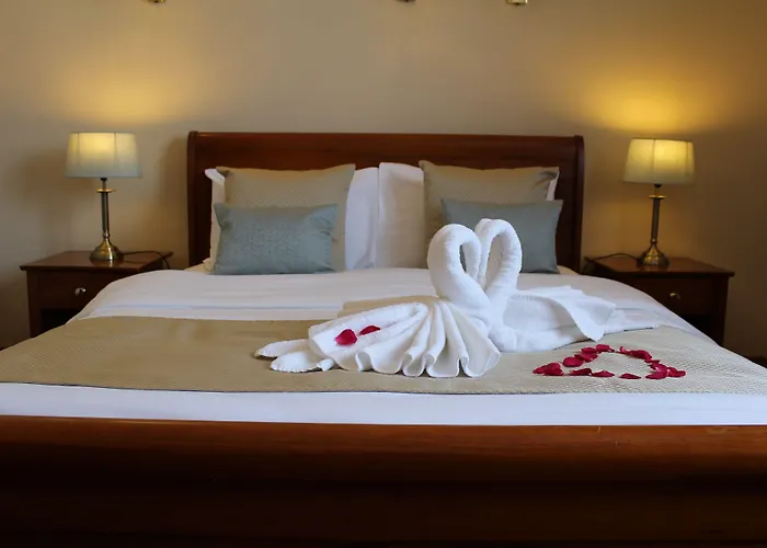 Uppercross House Hotel