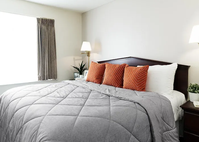 Intown Suites Extended Stay Chicago Il - Downers Grove