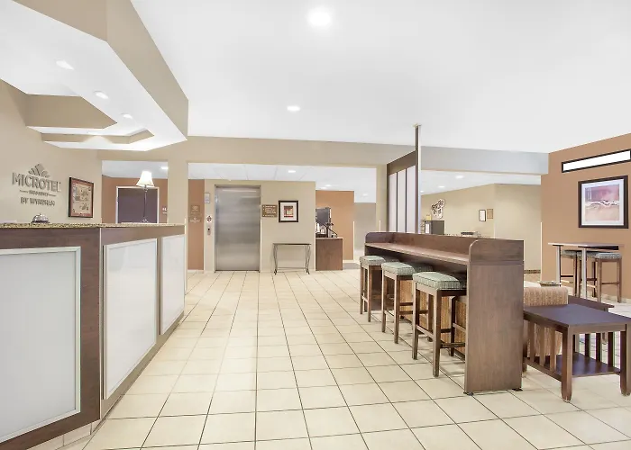 Microtel Inn & Suites By Wyndham Manchester - Newly Renovated