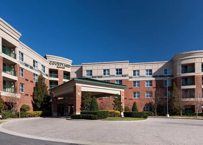 Hotel with view: Courtyard By Marriott Franklin Cool Springs