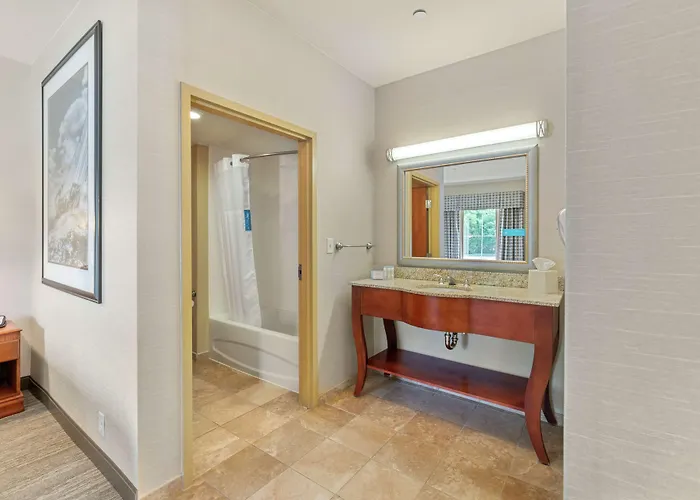Hampton Inn & Suites Mystic