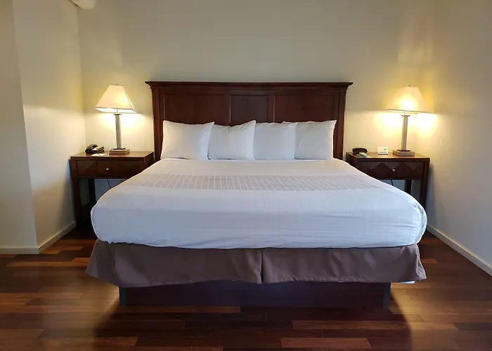 Grand Eastonian Hotel & Suites