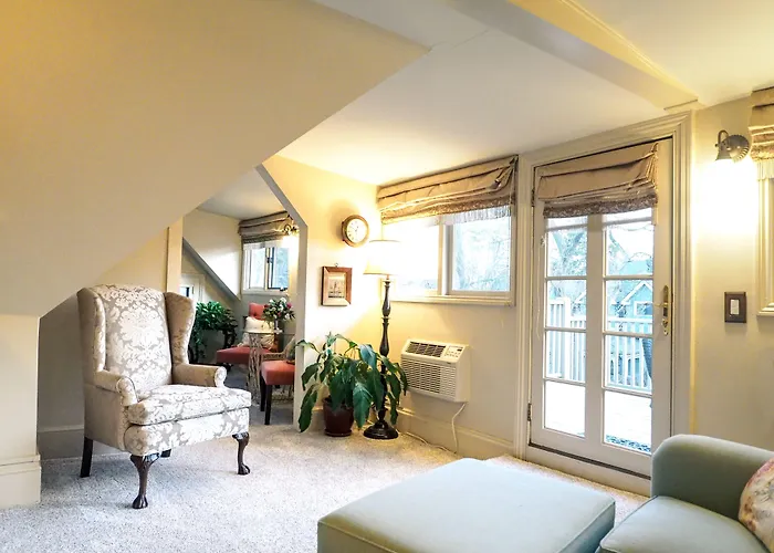 B&B only: 1900 Inn On Montford