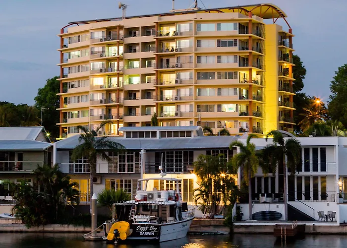 Lodging Cullen Bay Resorts