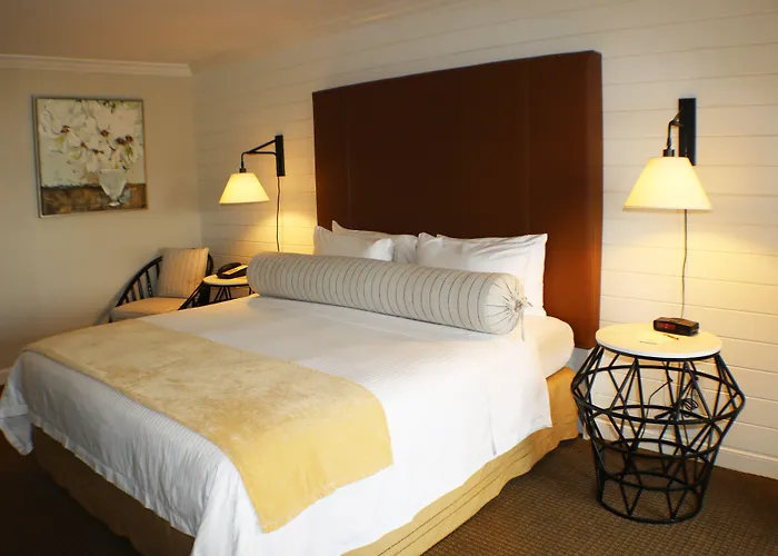 Inn On The Lakes