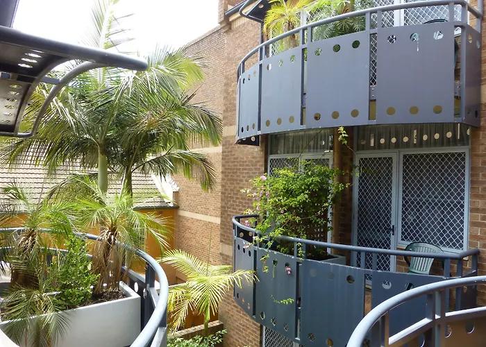 Mariners Court
