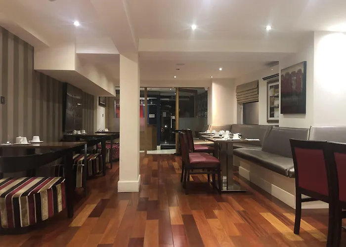  New London Carlton