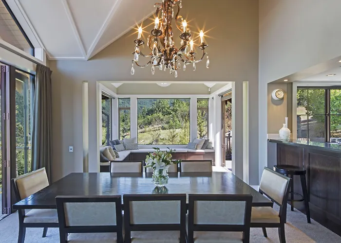 Commonage Grand Villa 3 Bedroom