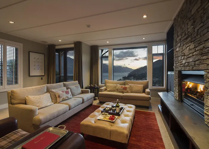 Commonage Grand Villa 3 Bedroom
