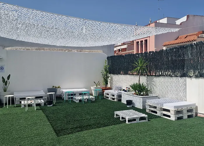 Y Apartamentos Doña Lola