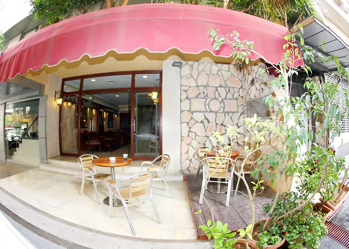 Le Marly Hotel
