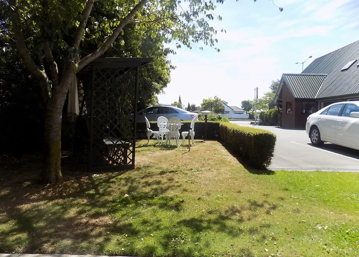 Dog friendly hotels Garden City