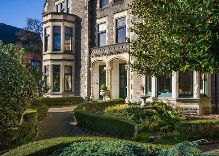  Lincoln House Private