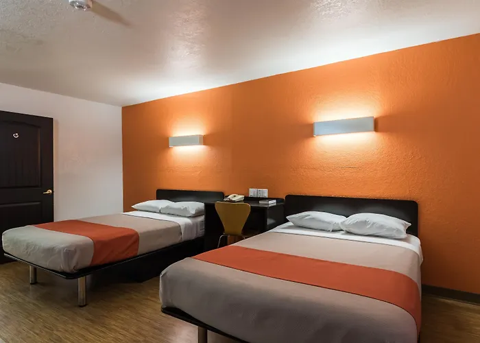 Motel 6-Uvalde, Tx