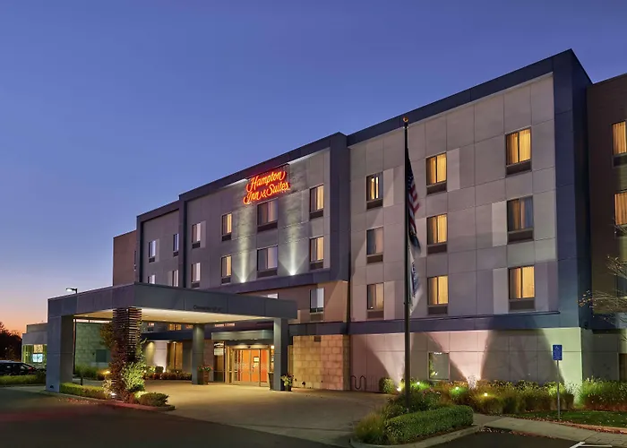 3 star hotels Hampton Inn And Suites Salem