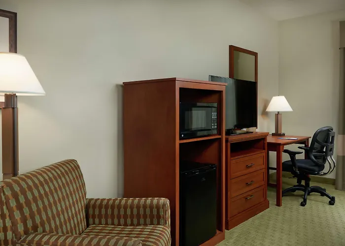 3 star hotels Hampton Inn And Suites Salem