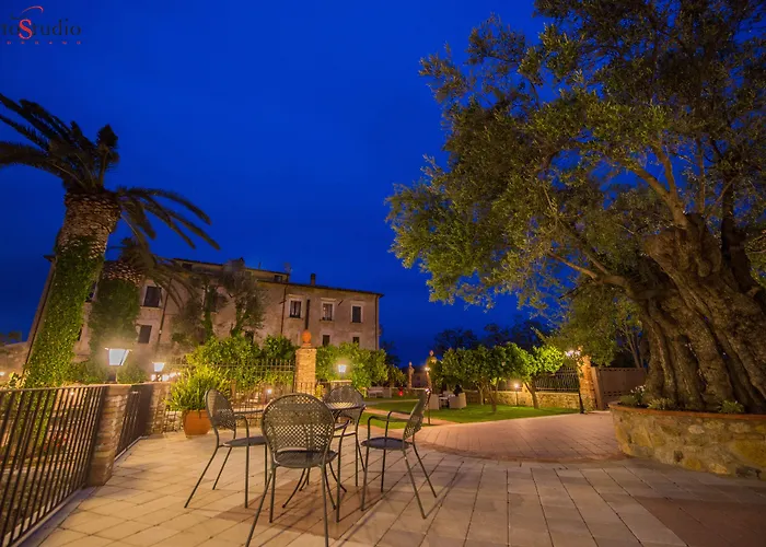 Villa con piscina: Tenuta Ciminata Greco