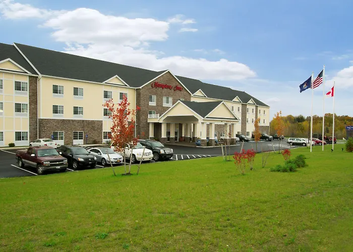 Hotel near College: Hampton Inn Bangor