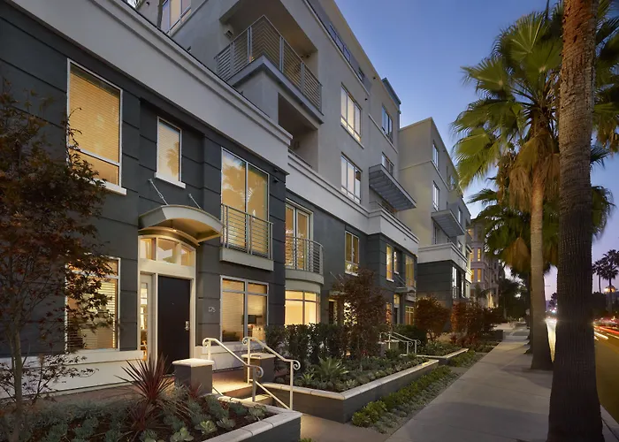 Apart hotel: Aka Beverly Hills