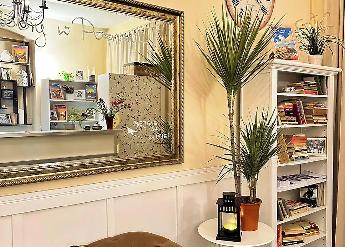 Explorer B&B Old Town Rooms & Apartment #Don'T Be A Tourist, Be An Explorer!