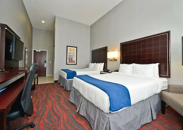 Holiday Inn Express & Suites Utica By Ihg