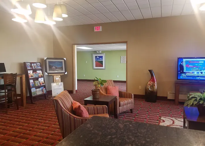 Hotels with pool Grand Williston And Conference Center