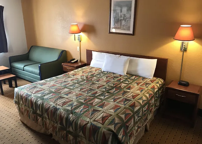 Brentwood Inn & Suites