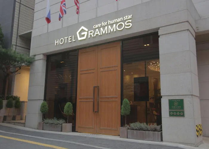 Hotel with pool: Grammos Hotel