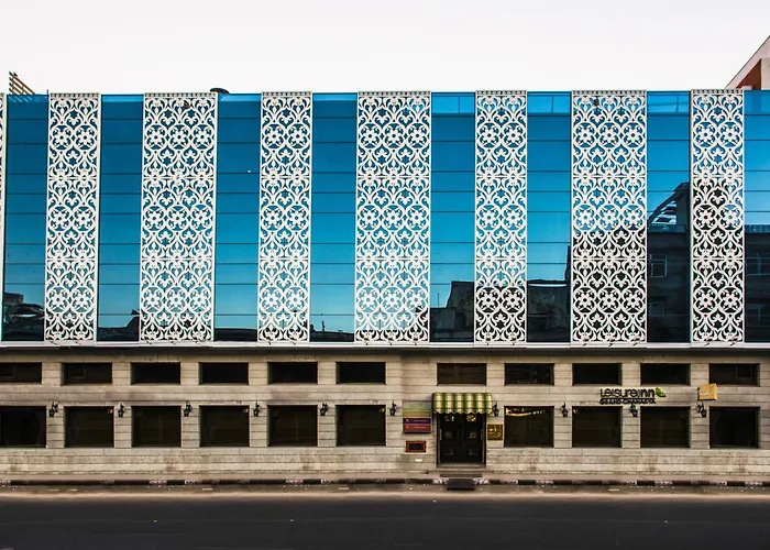 4 star hotel: Leisure Inn Grand Chanakya
