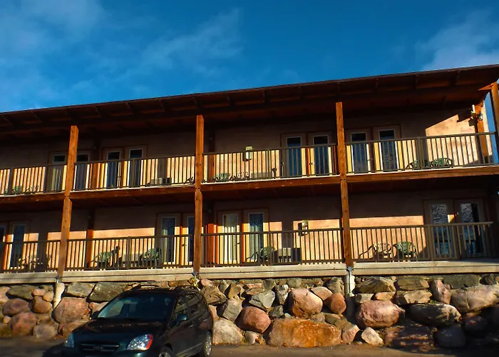 Timberland Inn