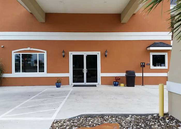 Studio 6-Beeville, Tx
