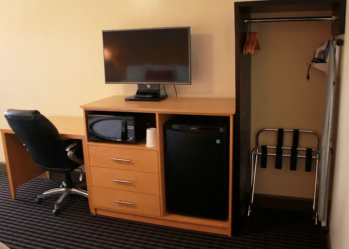 Jacuzzi hotel: Travelodge By Wyndham Vallejo