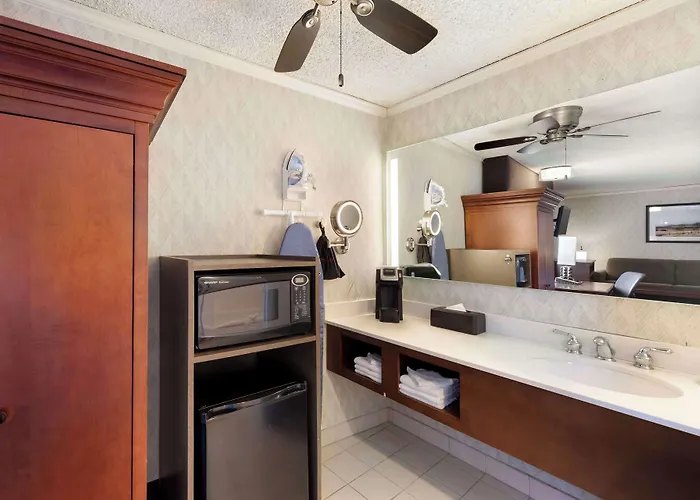 Best Western Plus Black Oak
