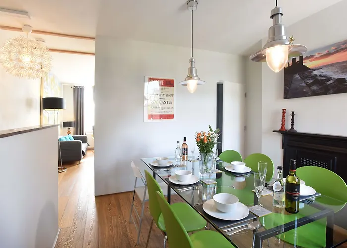 Style Meets Soul - Famous Art House Close To Centre - Free Parking