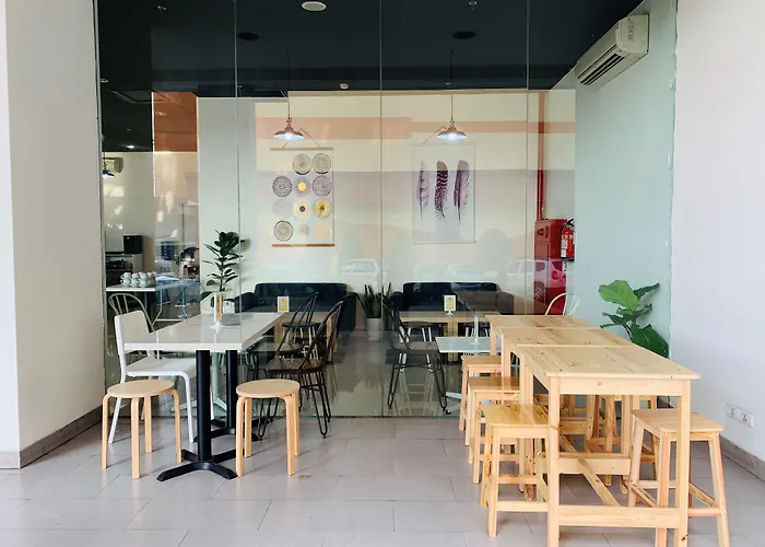 Monoloog Hotel Bekasi