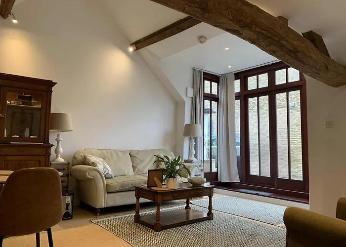Byre, At Cradle Barn Offering A King Suite