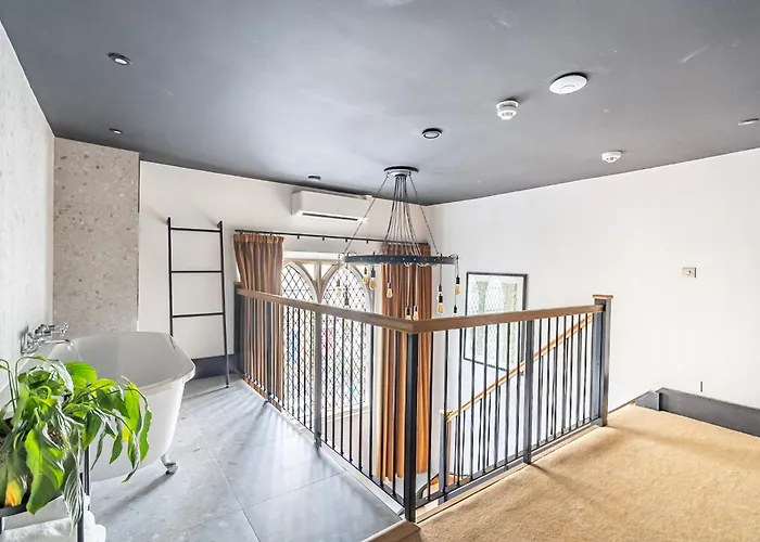 Apart hotel: Crescent Place By Mansley