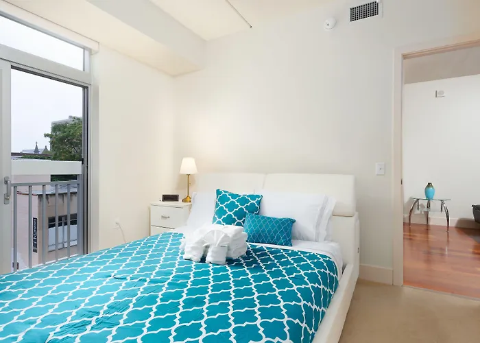 Heaven On Hollywood Furnished Apartments