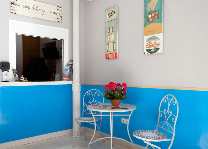  Hostal Montaloya