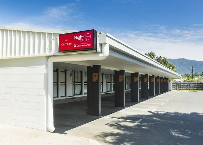 Nightcap At Edge Hill Tavern