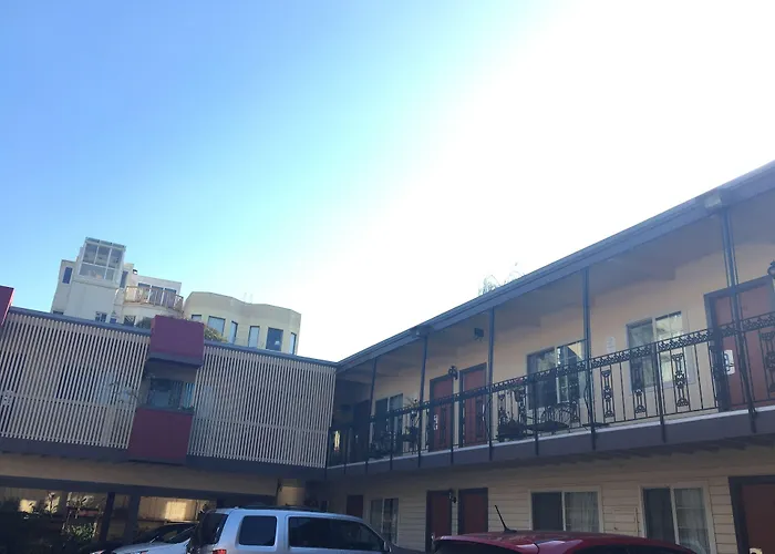 Pacific Heights Inn