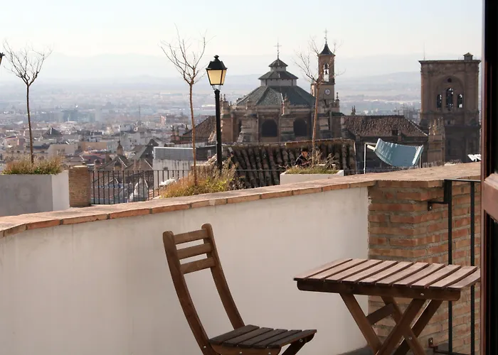 Hotel near College: Smart Suites Albaicin