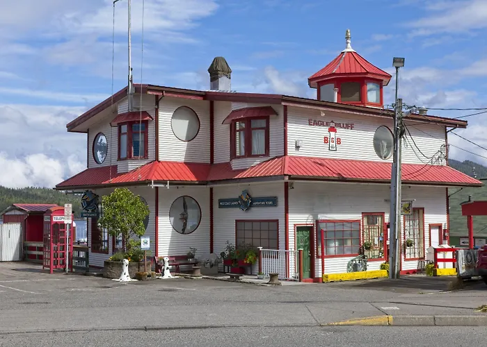 Сity center hotels Eagle Bluff Lighthouse