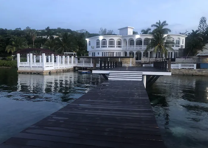 Guest house: Waters Edge Guest House