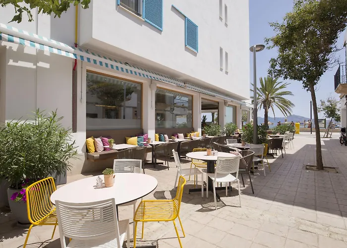 Hotels with a view La Goleta De Mar - Adults Only
