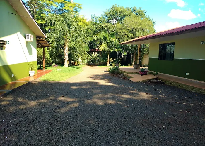 Alojamento com o café da manhã Apenas: Pousada Naipi